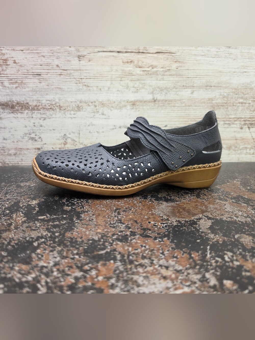 Womens Rieker Doris Mary Jane Shoes Sz 8 39 Used VGC Perforated Leather VGC